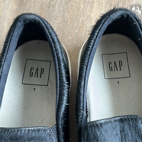 GAP Black Calf Hair Slip On Sneaker Loafer Women Size 7 - Picture 9 of 13
